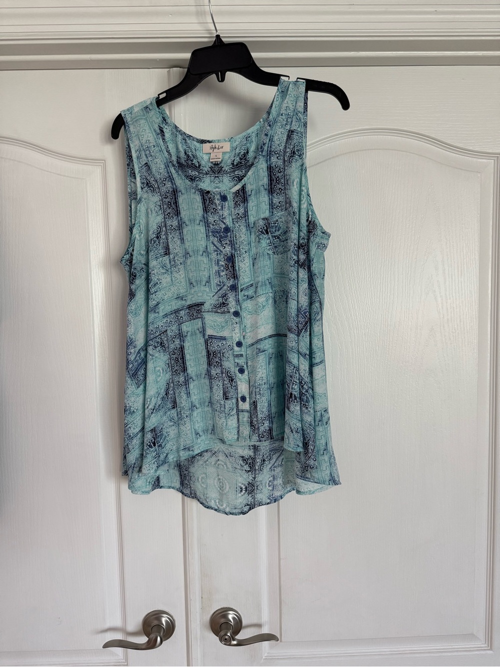 Sleeveless Aqua Patterned Button-Front Tank Top
